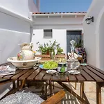 Gala Estate Traditional Mansion Γαρδελάδες