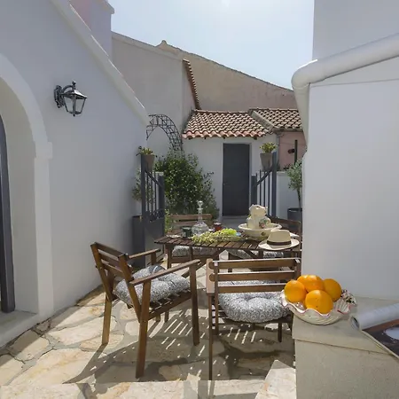 Gala Estate Traditional Mansion Vakantiehuis Gardeládes