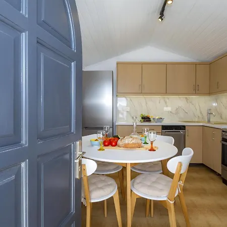 Gala Estate Traditional Mansion Hébergement de vacances Gardeládes