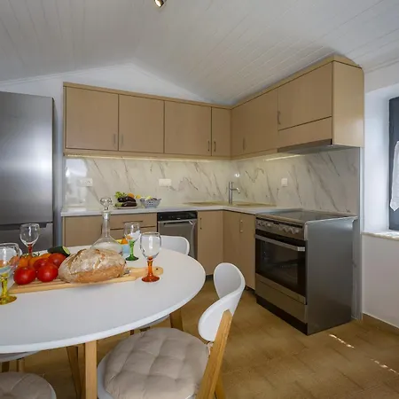 Gala Estate Traditional Mansion Hébergement de vacances