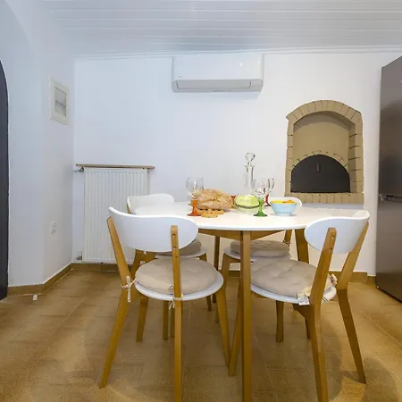 Gala Estate Traditional Mansion Hébergement de vacances