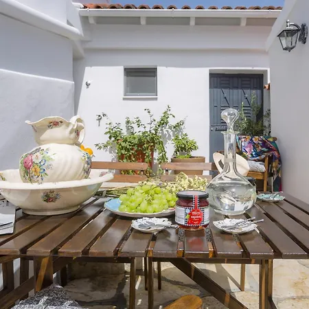 Gala Estate Traditional Mansion Gardeládes