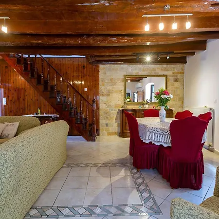 Gala Estate Traditional Mansion *