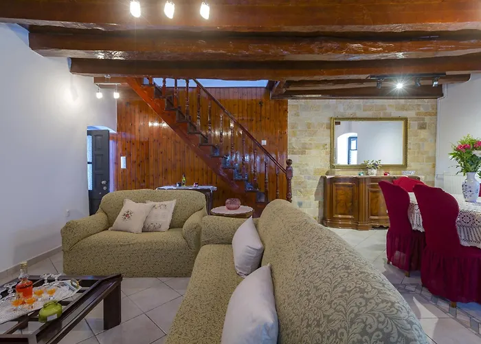 Gala Estate Traditional Mansion *