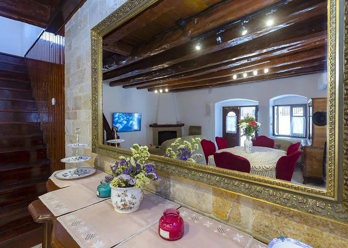 Gala Estate Traditional Mansion * Gardeládes